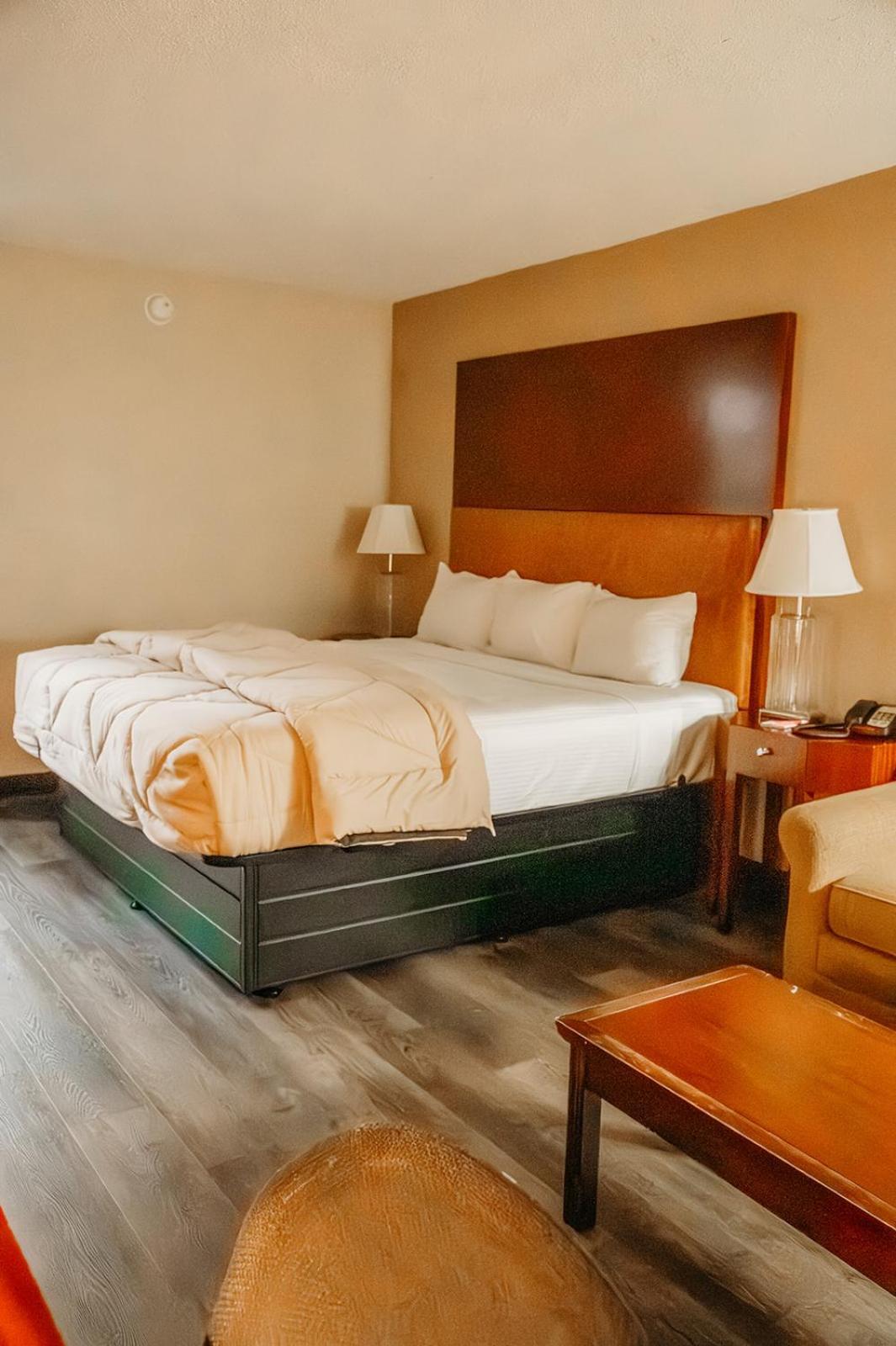 Country Garden & Suites Benton Quarto foto